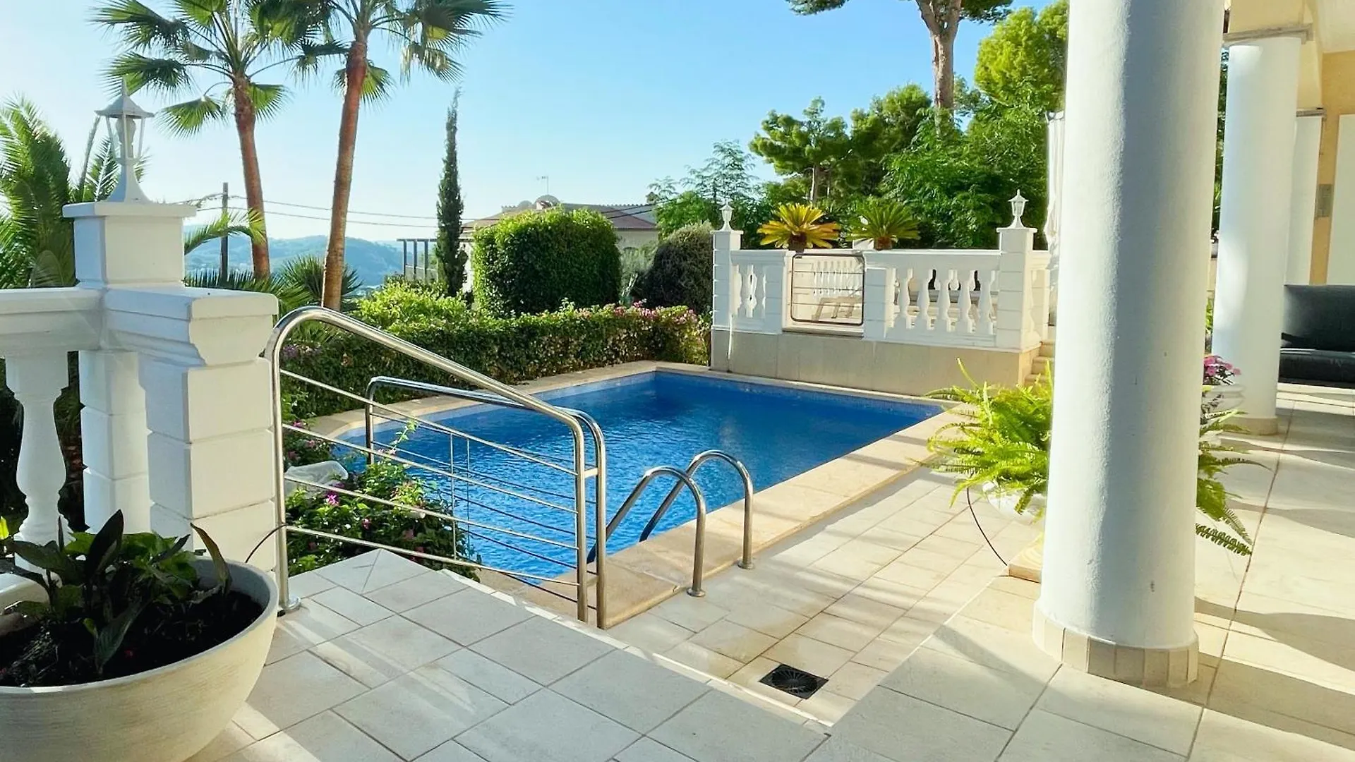 Exklusive Villa In Paguera Fuer Bis Zu 8 Personen, Mit Meerblick Und Pool 0*, Παγκουέρα