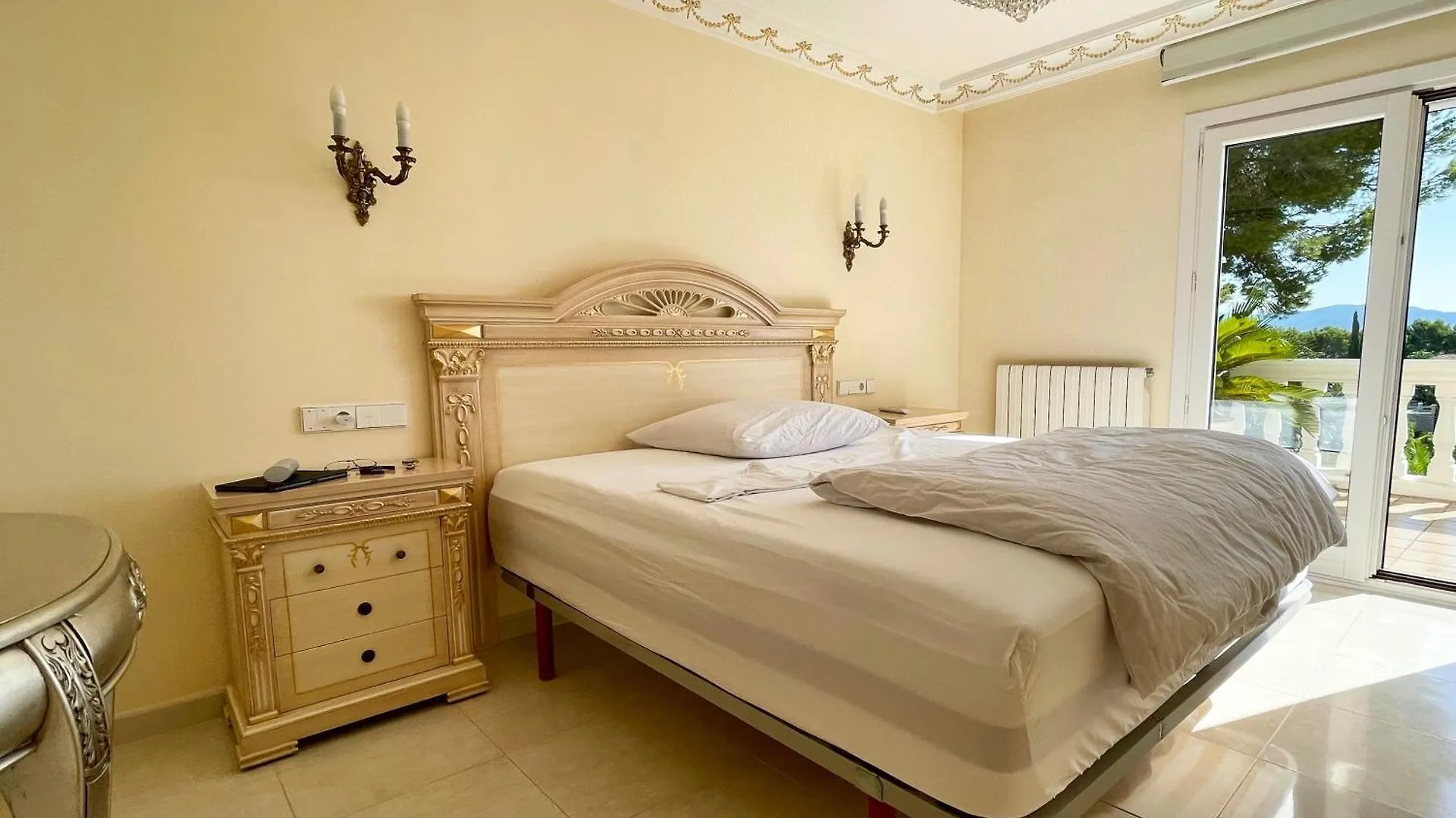 Exklusive Villa In Paguera Fuer Bis Zu 8 Personen, Mit Meerblick Und Pool