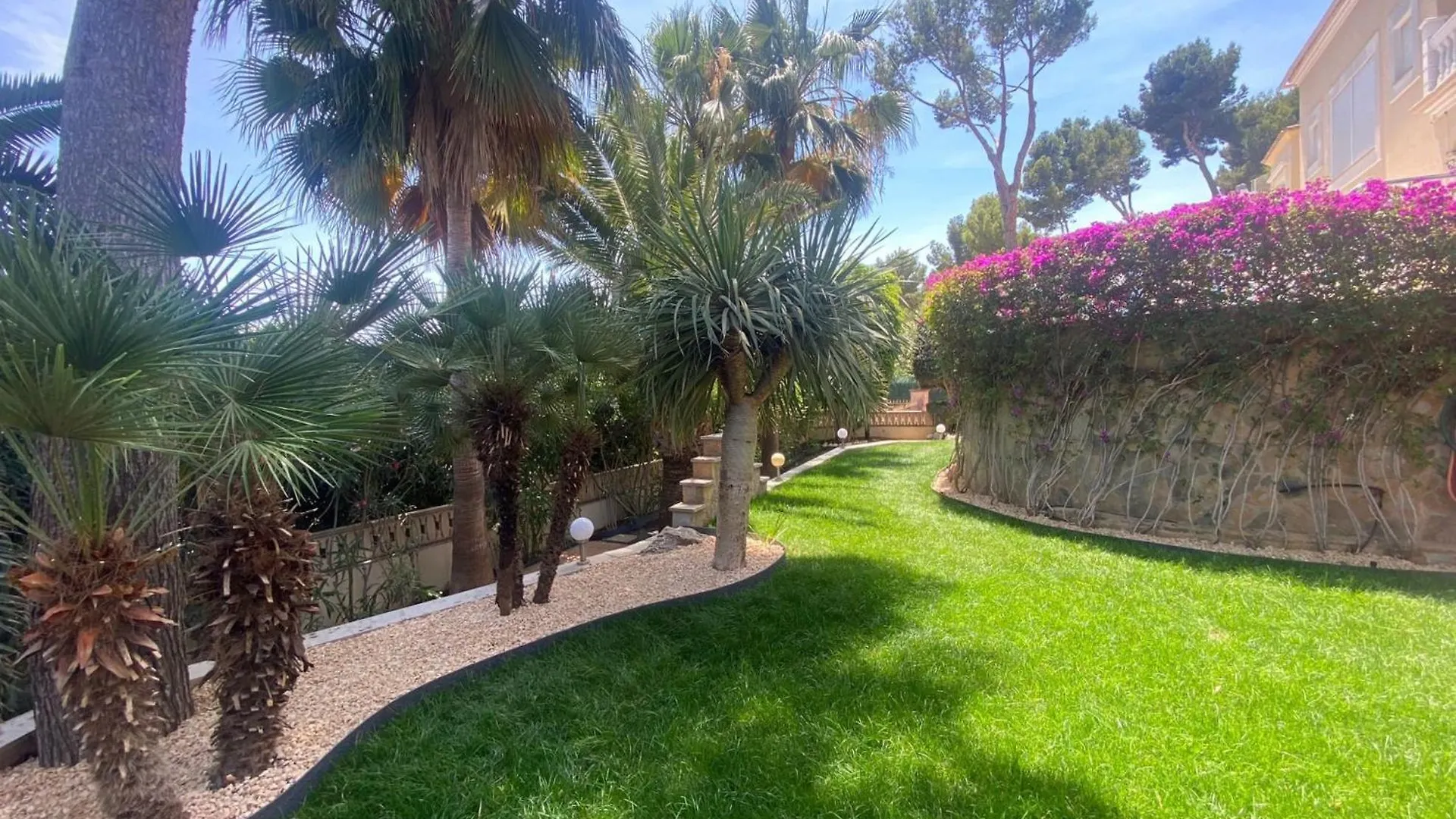 Exklusive Villa In Paguera Fuer Bis Zu 8 Personen, Mit Meerblick Und Pool