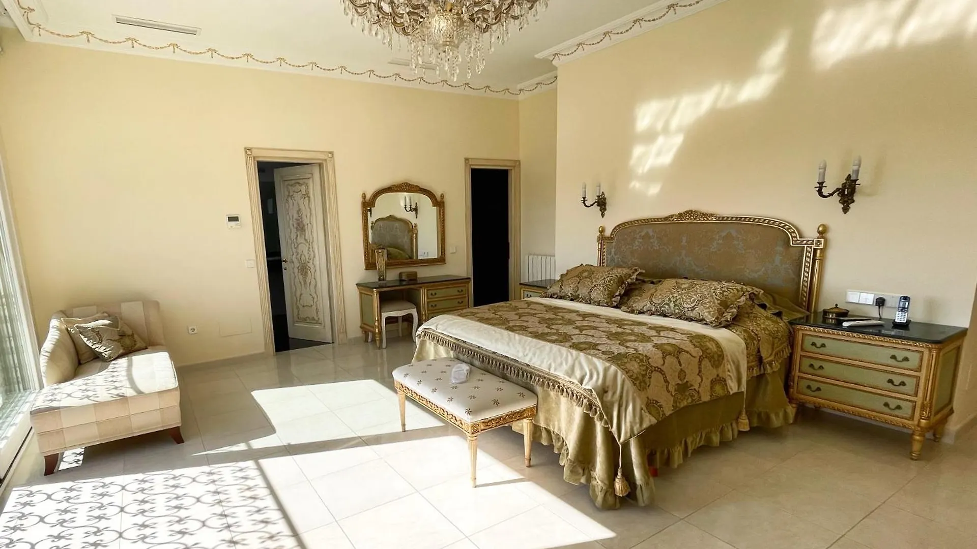 Exklusive Villa In Paguera Fuer Bis Zu 8 Personen, Mit Meerblick Und Pool