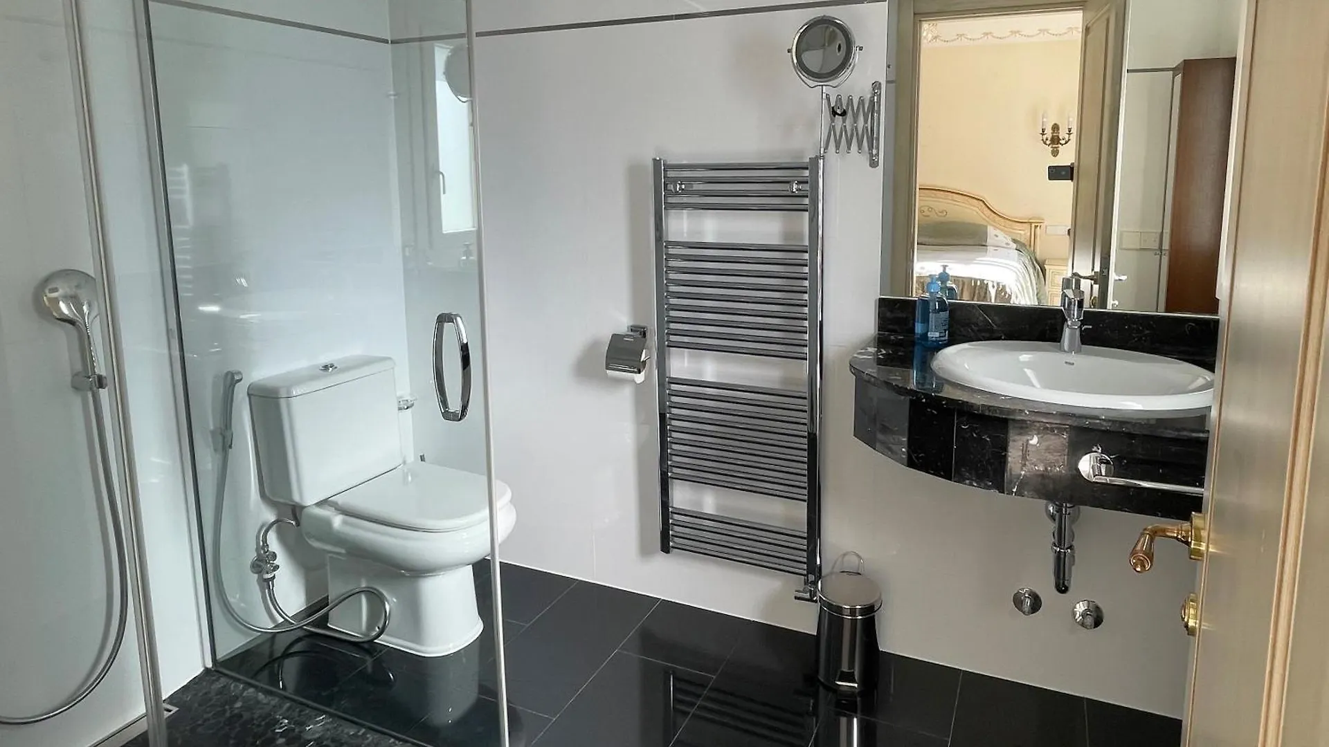 Exklusive Villa In Paguera Fuer Bis Zu 8 Personen, Mit Meerblick Und Pool 0*, Peguera Spain