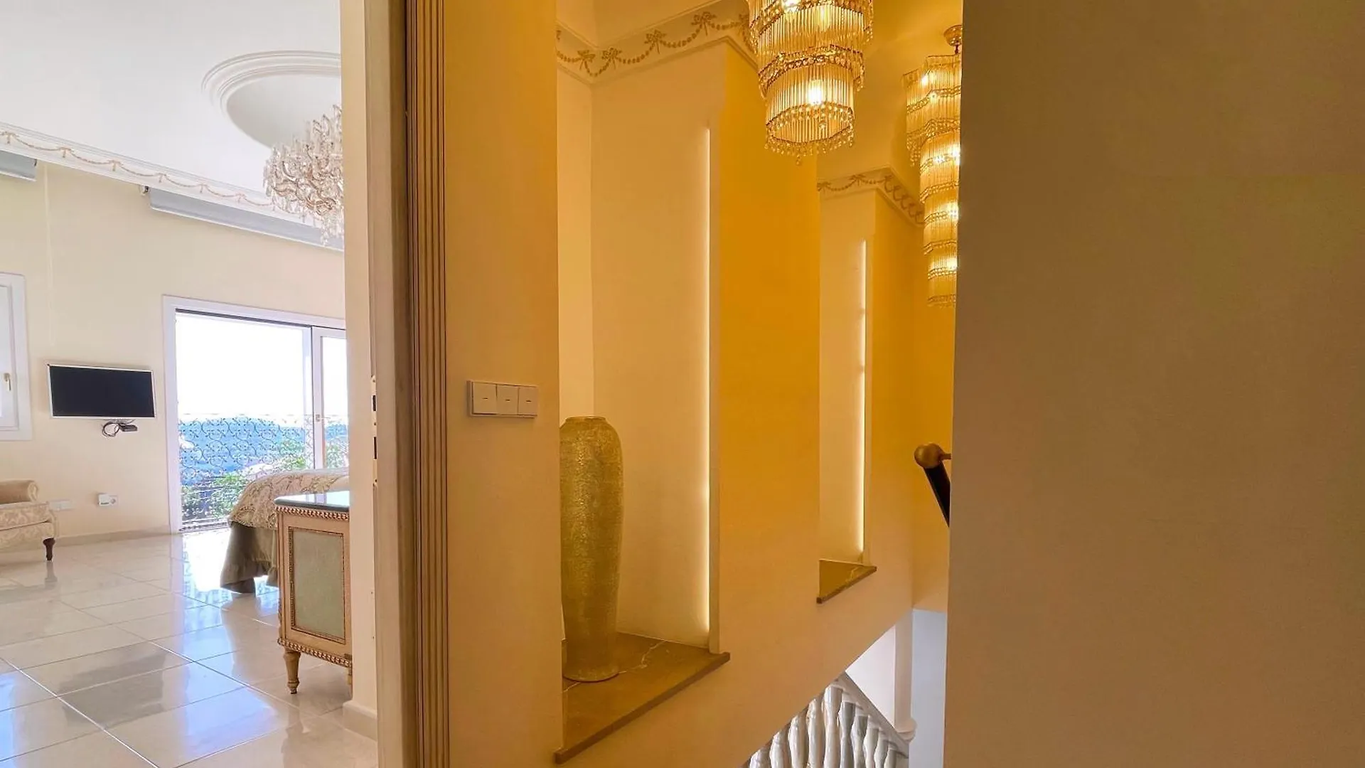 Exklusive Villa In Paguera Fuer Bis Zu 8 Personen, Mit Meerblick Und Pool  Peguera